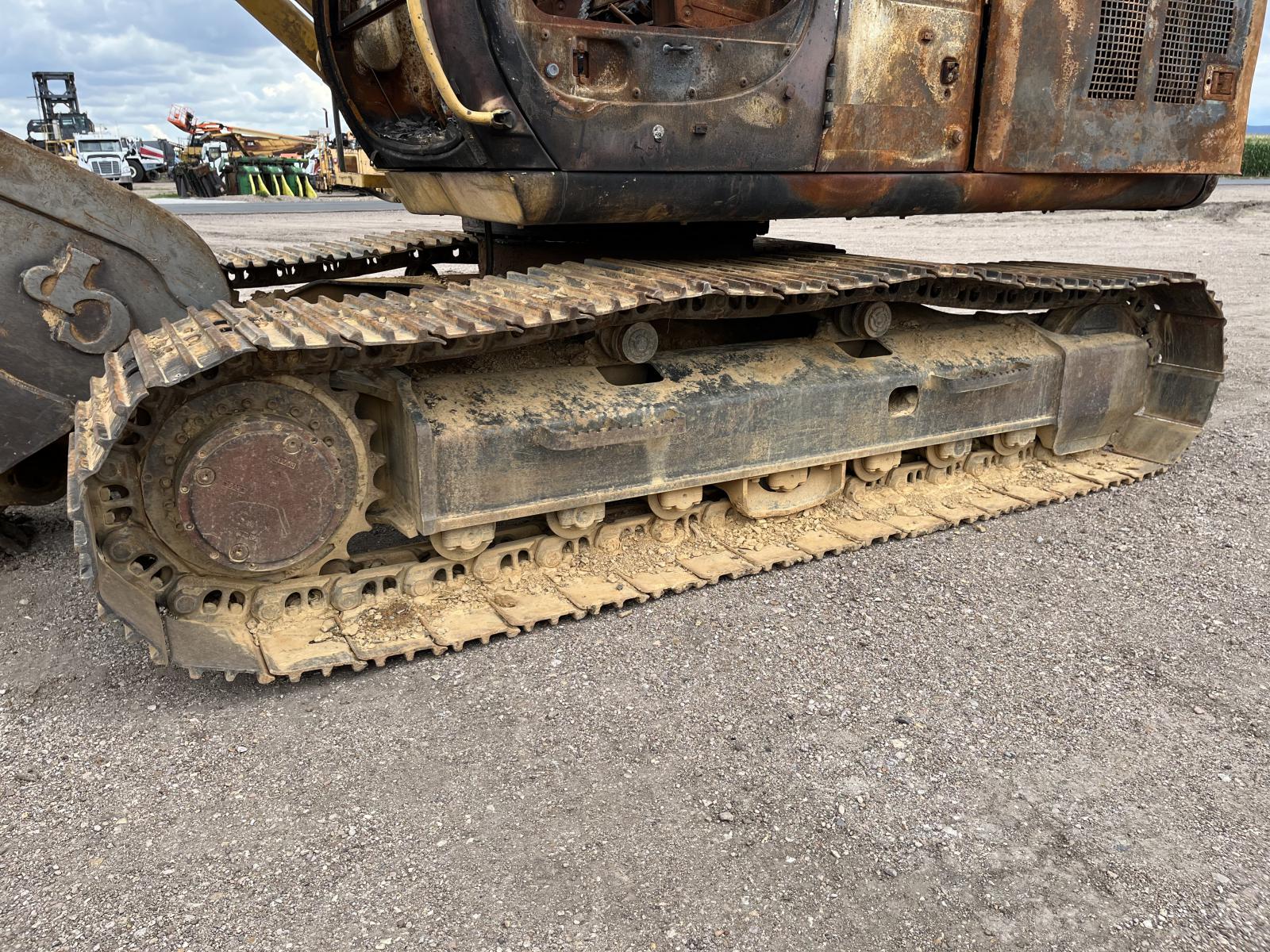 ./imagenes/INVOICE/2019/18268/JOHN DEERE 160 LC (8).JPG